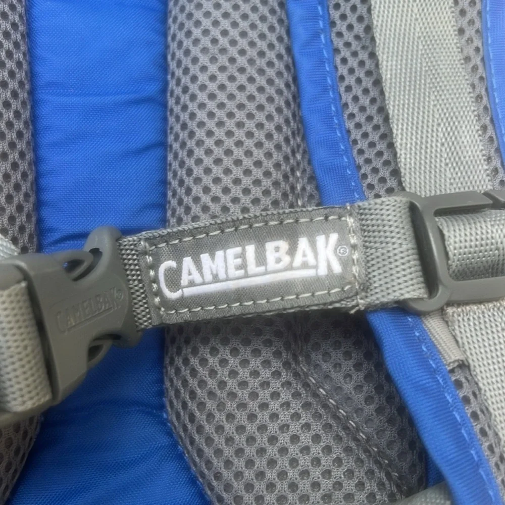 Camelback Rogue Blue/Grey Hydration BackPack 2.5L 85oz